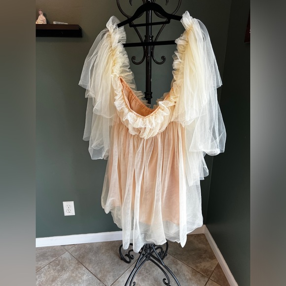 Maternity Tulle Dress - Picture 4 of 6